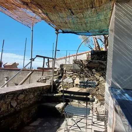 Feriehus La Casetta Di Giuly A Picco Sul Mare *