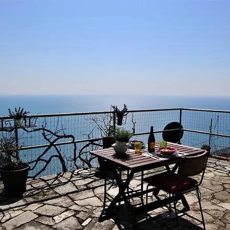 La Casetta Di Giuly A Picco Sul Mare * Biassa