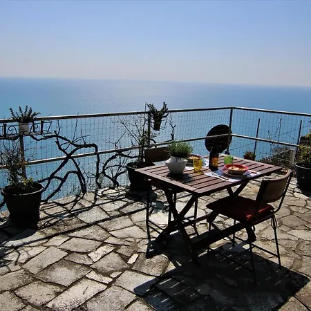 La Casetta Di Giuly A Picco Sul Mare * Biassa