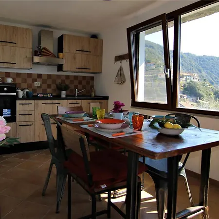 La Casetta Di Giuly A Picco Sul Mare Holiday home Biassa